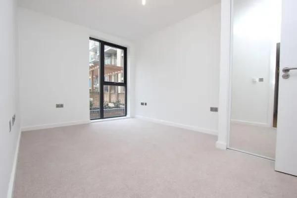 Flat for sale in Larkwood Avenue, Greenwich Collection