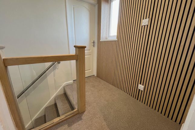 7 Crossfield, Durham photo 4