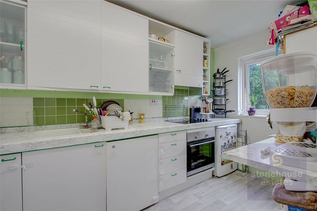 Thumbnail Flat to rent in Springfield Close, North Finchley, London