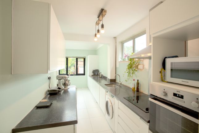 78, Montpelier Rise, Wembley photo 5