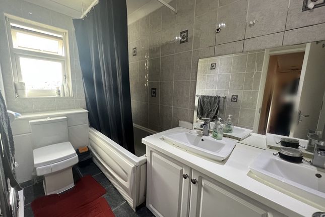 10, Gurney House, Hayes photo 5
