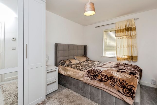 73, Bedivere Road, Crawley photo 3