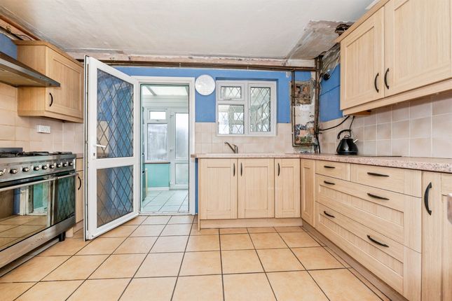 7, Thurloe Walk, Grays photo 4