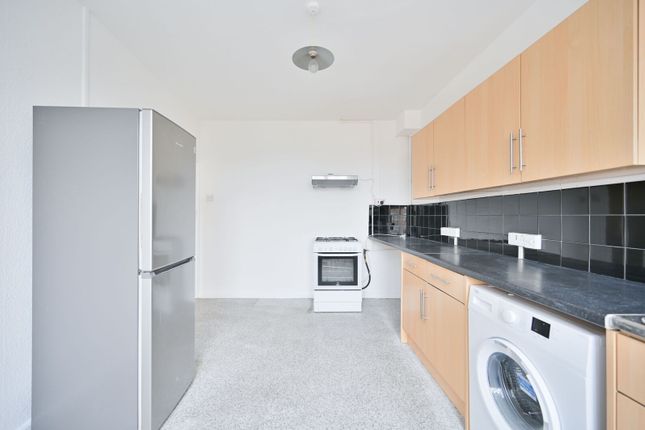 Burwood Close, Tolworth photo 4