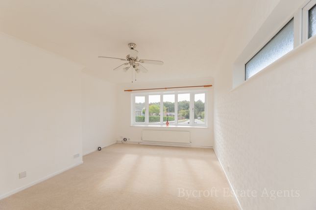 18, Meadow Way, Great Yarmouth photo 4