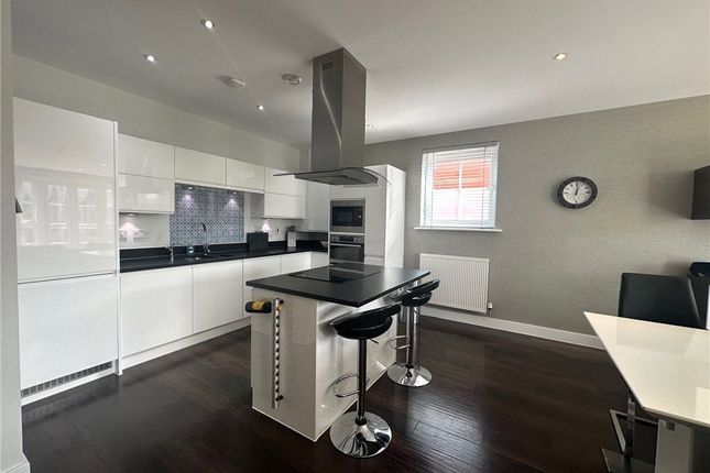 Flat 5, Unwins Court,, Gresham Park Road, Woking photo 3