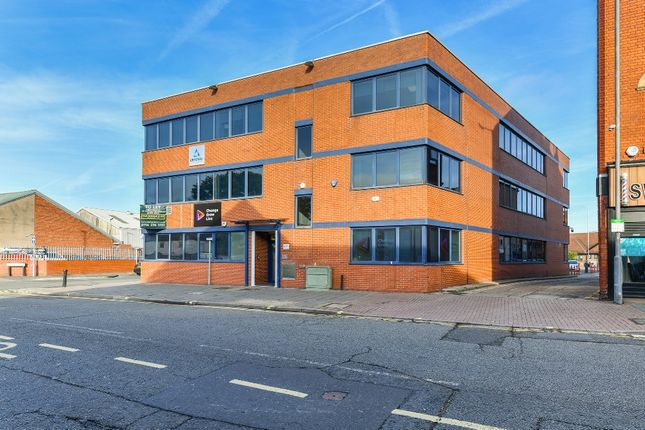 Office to let in Crown House, Newcastle Avenue, Worksop