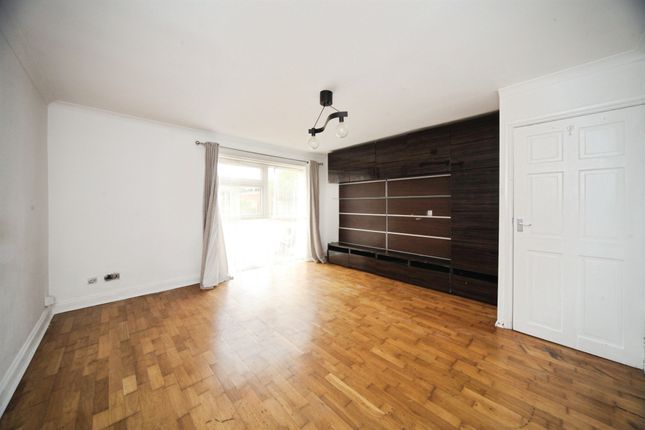 3, Gainsborough Court, Stockingstone Road, Luton photo 4