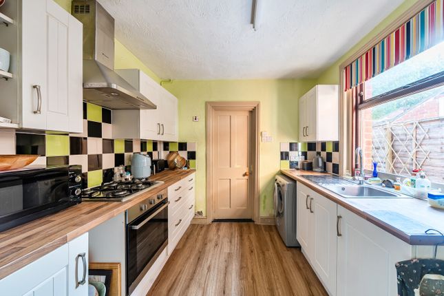 28, Hewitts Road, Southampton photo 4
