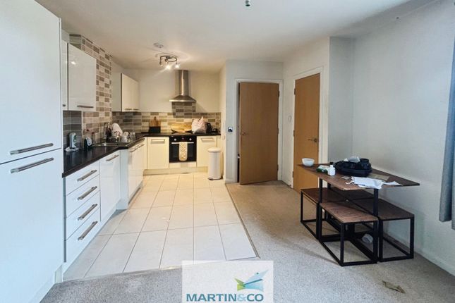 7, Grove Court, Worksop photo 3