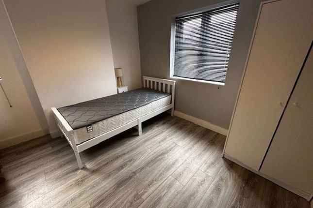 Room 3, 131a Brockhurst Road, Gosport photo 3