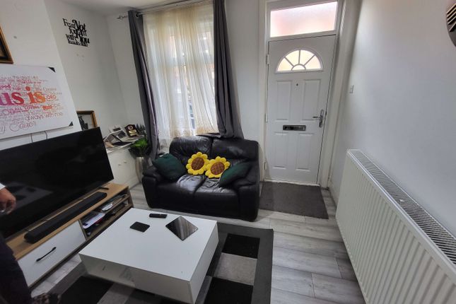 35 Cambridge Street, Luton photo 2