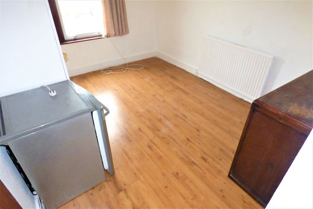 Flat to rent in St. Awdrys Road, Barking