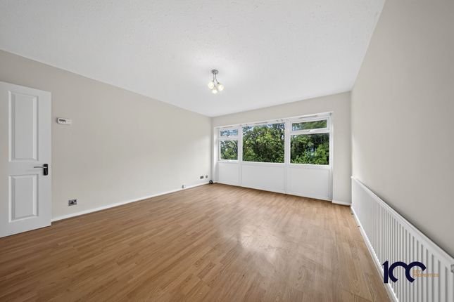 4 Palace View, London photo 3