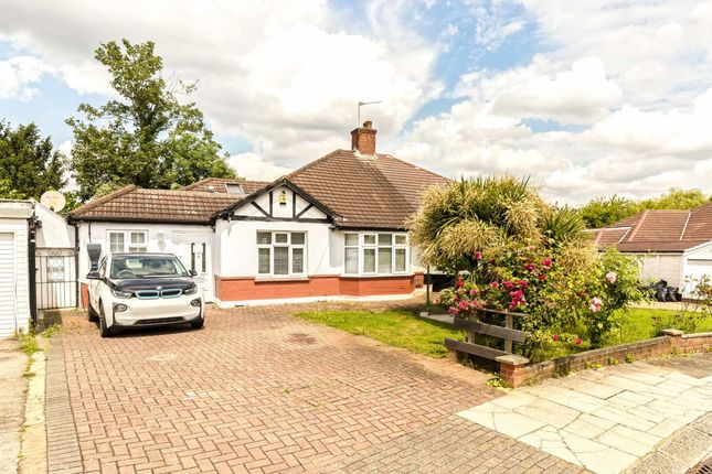 3-bed house on 19, Tudor Close, London, £900,000