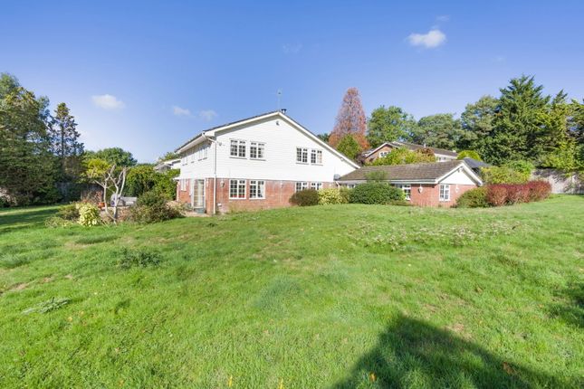 3, Potters Heights Close, Pinner photo 3