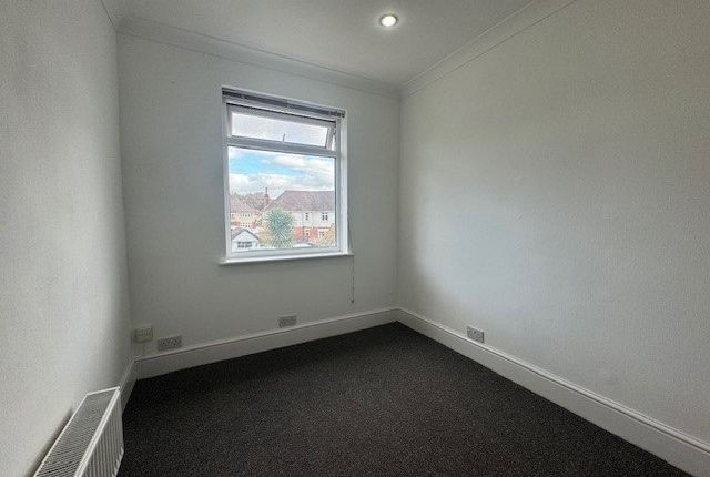 37, Southampton photo 5