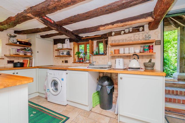 2 Thatch Cottages,, Water Lane, Faversham photo 4