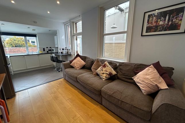 5-bed house on 30, Danes Road, Exeter, £888/mo