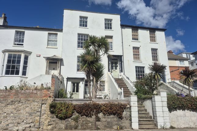 1-bed flat on Flat 4, Belmont House, 120 Sandgate High Street, Folkestone, £130,000