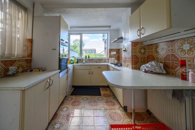 22, Greenland Crescent, Nottingham photo 2