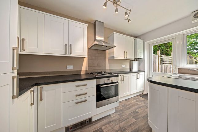27, Warwick Road, Thames Ditton photo 3