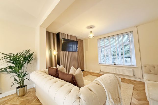 28, Heol Miles, Pontyclun photo 3