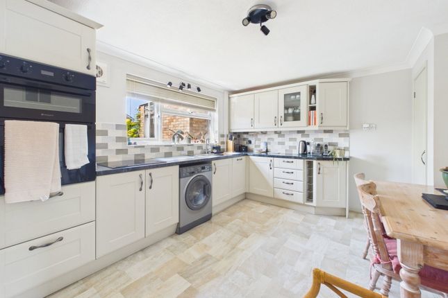 15, Elmdean, Cinderford photo 4