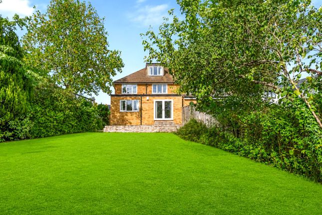 59 Theydon Park Road, Epping photo 4