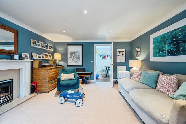 Macie Drive, CORSHAM photo 4