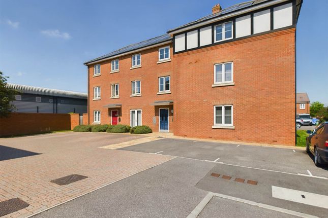 Thumbnail Flat for sale in Chappell Close, Aylesbury