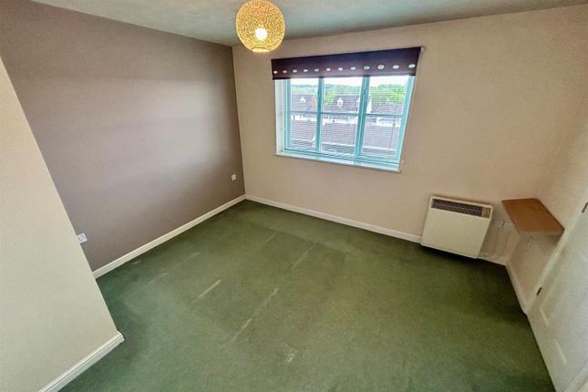 Flat for sale in Foxwood Chase, Waltham Abbey