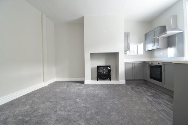 13, Victoria Terrace, Wakefield photo 2