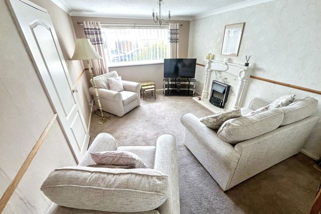 2, Hesledon Close, Stockton-on-Tees photo 3