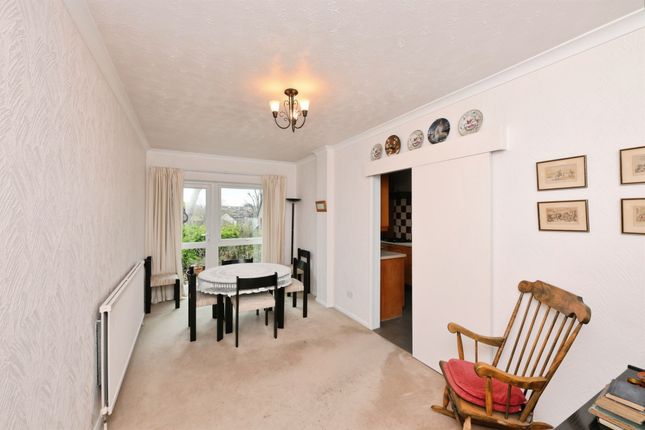 83, Vicarage Road, WARE photo 4
