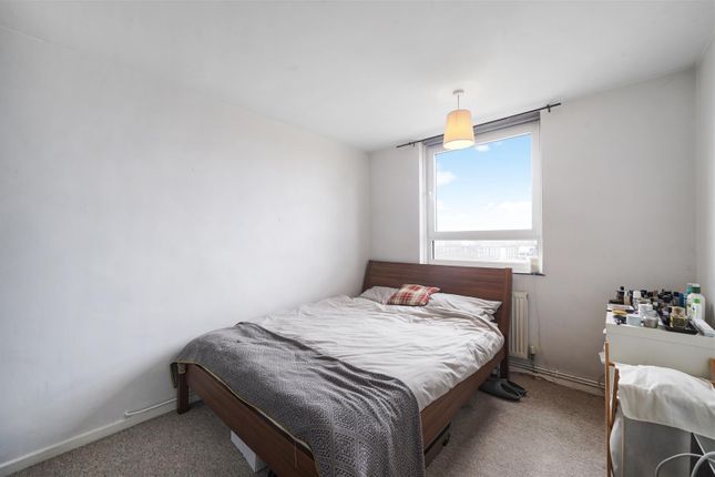 Flat to rent in Dunmore Point, Gascoigne, Shoreditch