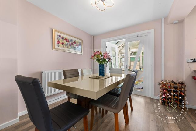 12, Bishop Hannon Drive, Cardiff photo 4
