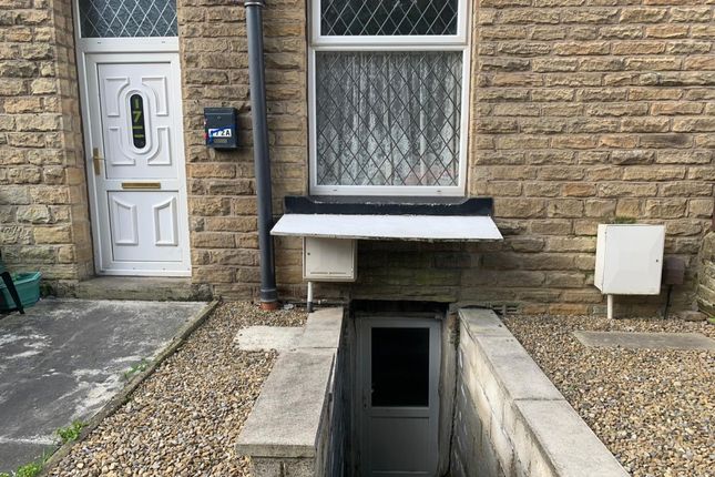 Thumbnail Flat to rent in Hainworth Wood Road, Keighley, West Yorkshire