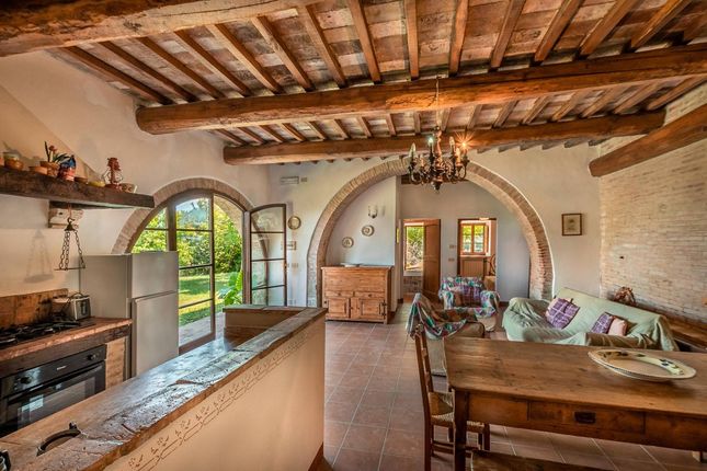 Thumbnail Country house for sale in Sarteano, Sarteano, Toscana