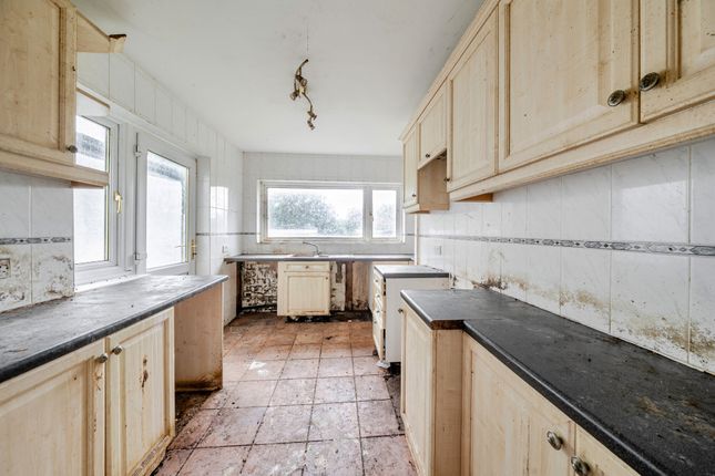 132, Gurney Court Road, St. Albans photo 4