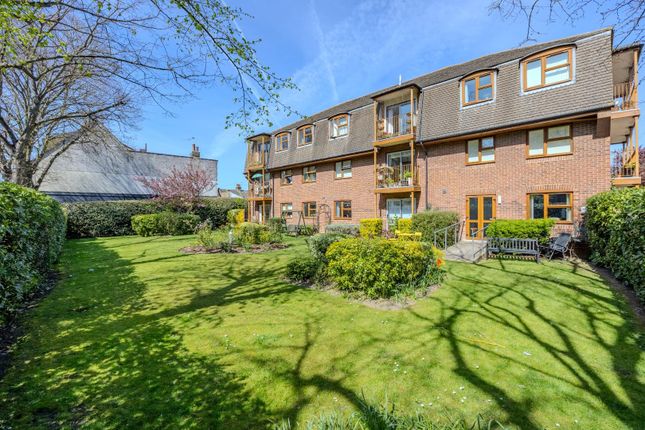 19 Porchester Court, Chalkwell Park Drive, Leigh-On-Sea photo 2