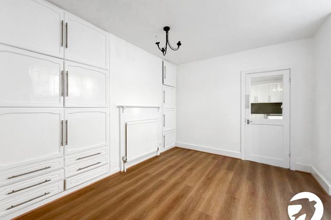 24, Griffin Road, London photo 5