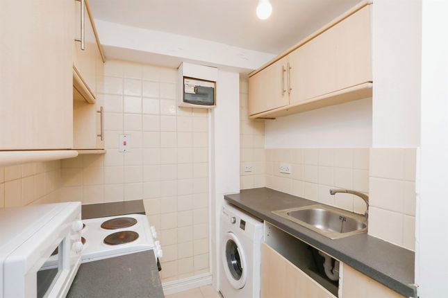 Studio for sale in Norris Court, Waggon &amp; Horses Lane, Norwich