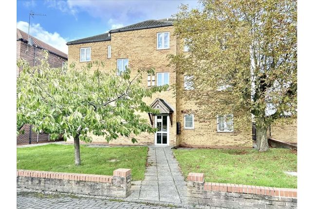 Thumbnail Flat for sale in Foxton Way, Brigg