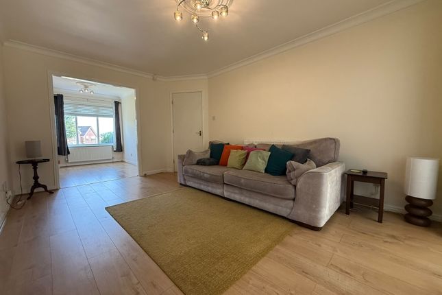 9, Pickwick Drive Catcliffe, Rotherham photo 3