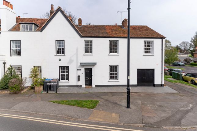Town house for sale in St. Anns Road, Chertsey