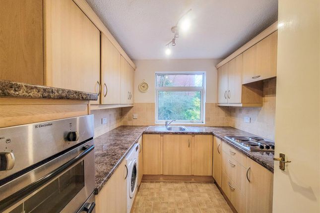 11, Curlews Close, Birmingham photo 3