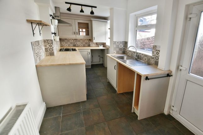 18, Bernard Road, Wrexham photo 5