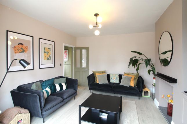 84, Rawthorpe Lane, Huddersfield photo 5