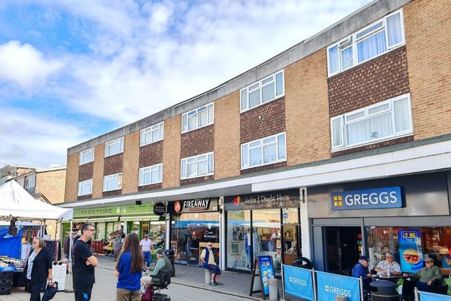 2-bed flat on 162, Crockhamwell Road, Reading, £110,000